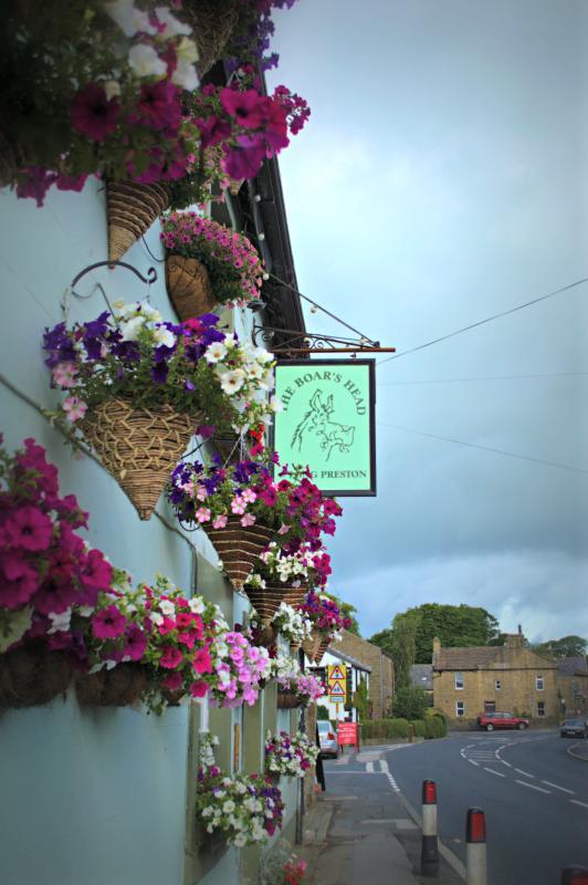 ホテル The Boars Head Long Preston エクステリア 写真